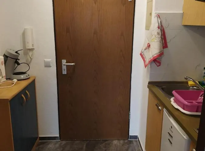 B606, Schoenes In Ruhiger Lager *