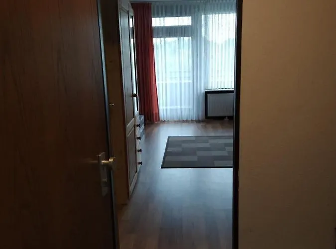 B606, Schoenes In Ruhiger Lager *